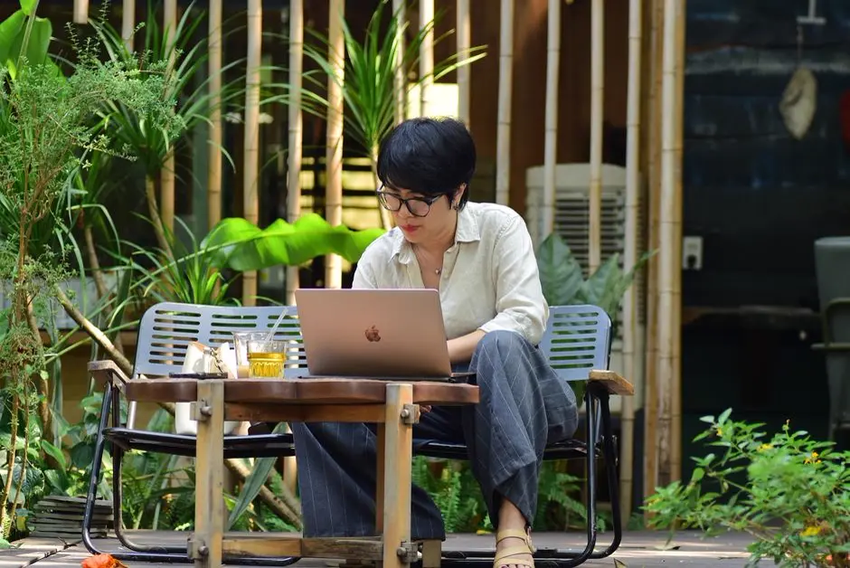 会社員と制度を比較するフリーランス