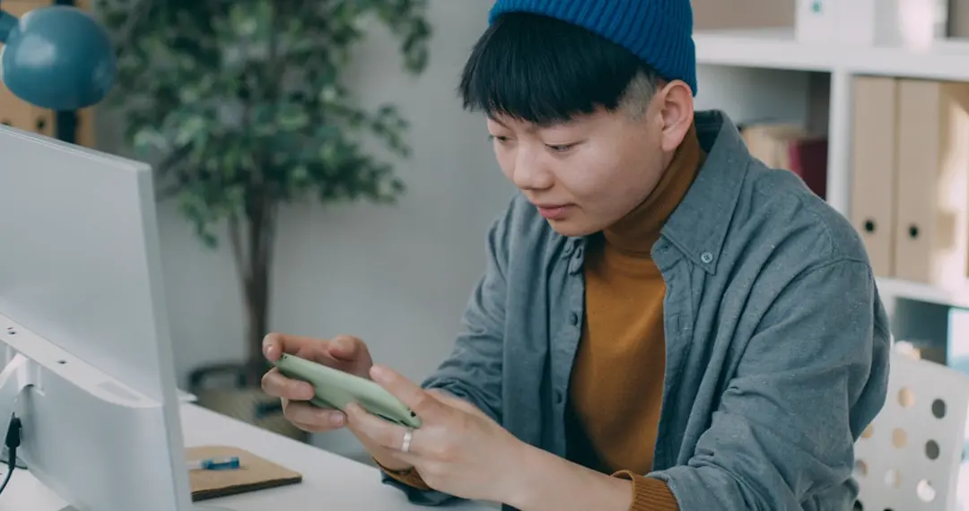 還付金の振込を確認するフリーランス