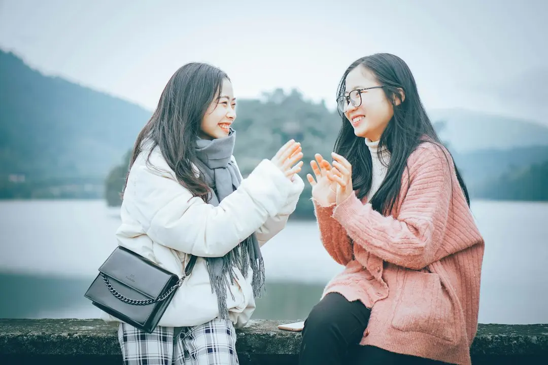 会社員の友人と休業について話しづらい心理的葛藤