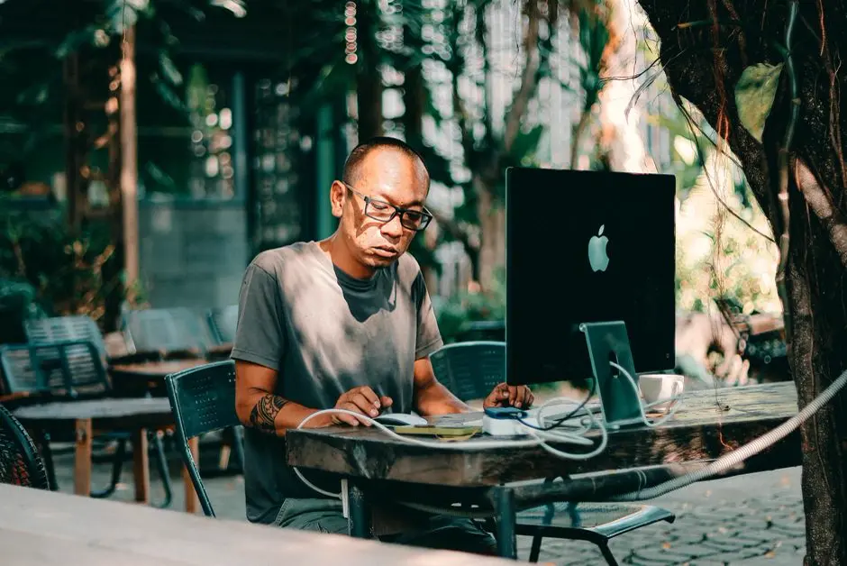 フリーランスがiDeCoと小規模企業共済を比較検討している